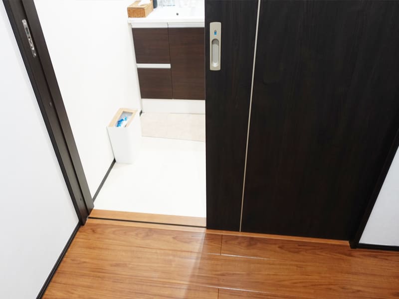 引き戸等への扉の取替え